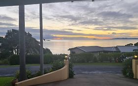 By The Sea 3 Bedroom Apartment With Ocean Views